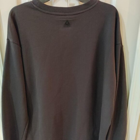 Reebok Women's Black Long Sleeve Logo Crew Sweatshirt Size XL NWT - Picture 2 of 5